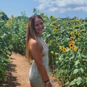 Meet your Posher, Kayla